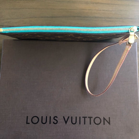 Louis Vuitton Monogram Wristlet Clutch - Picture 3 of 7